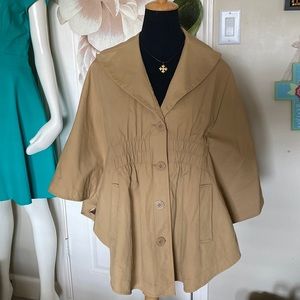 Fab classic trench cape in a nice tan!